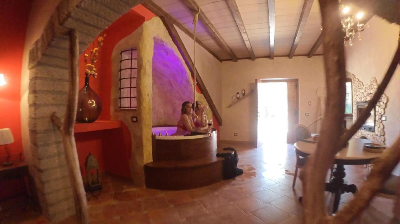 Il Giardino Dei Flintstones B&B チェルヴェーテリ エクステリア 写真