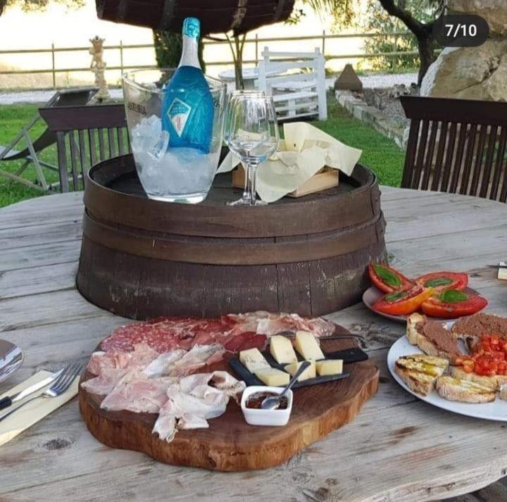 Il Giardino Dei Flintstones B&B チェルヴェーテリ エクステリア 写真