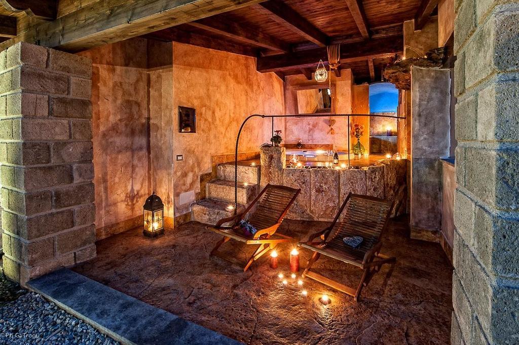 Il Giardino Dei Flintstones B&B チェルヴェーテリ エクステリア 写真