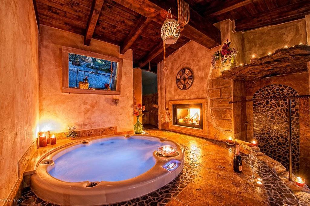 Il Giardino Dei Flintstones B&B チェルヴェーテリ エクステリア 写真