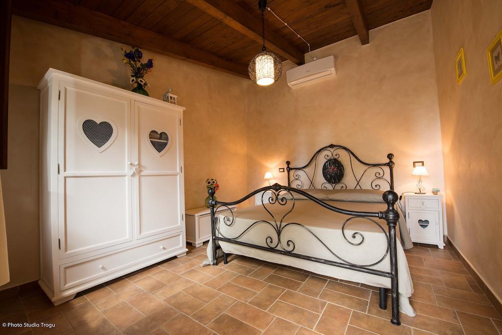 Il Giardino Dei Flintstones B&B チェルヴェーテリ 部屋 写真